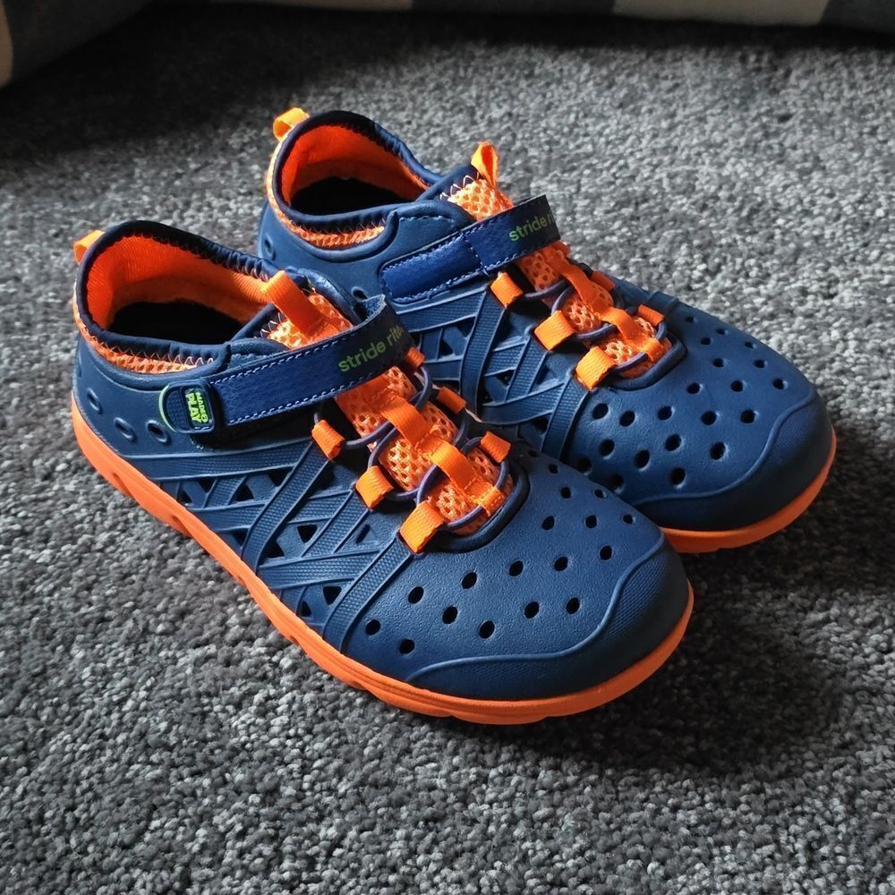 Kids Size 13 Water Shoes Splash Pad Beach Pool Barely Used